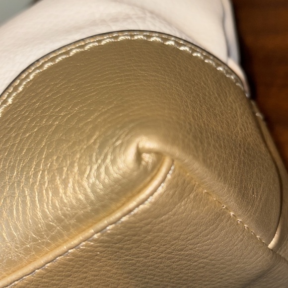 Boc Born shoulder bag white/gold trim & whip stitching 3 compartment NWT - Picture 15 of 17